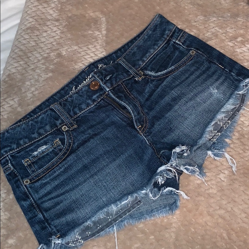 Jean shorts w detailed pockets